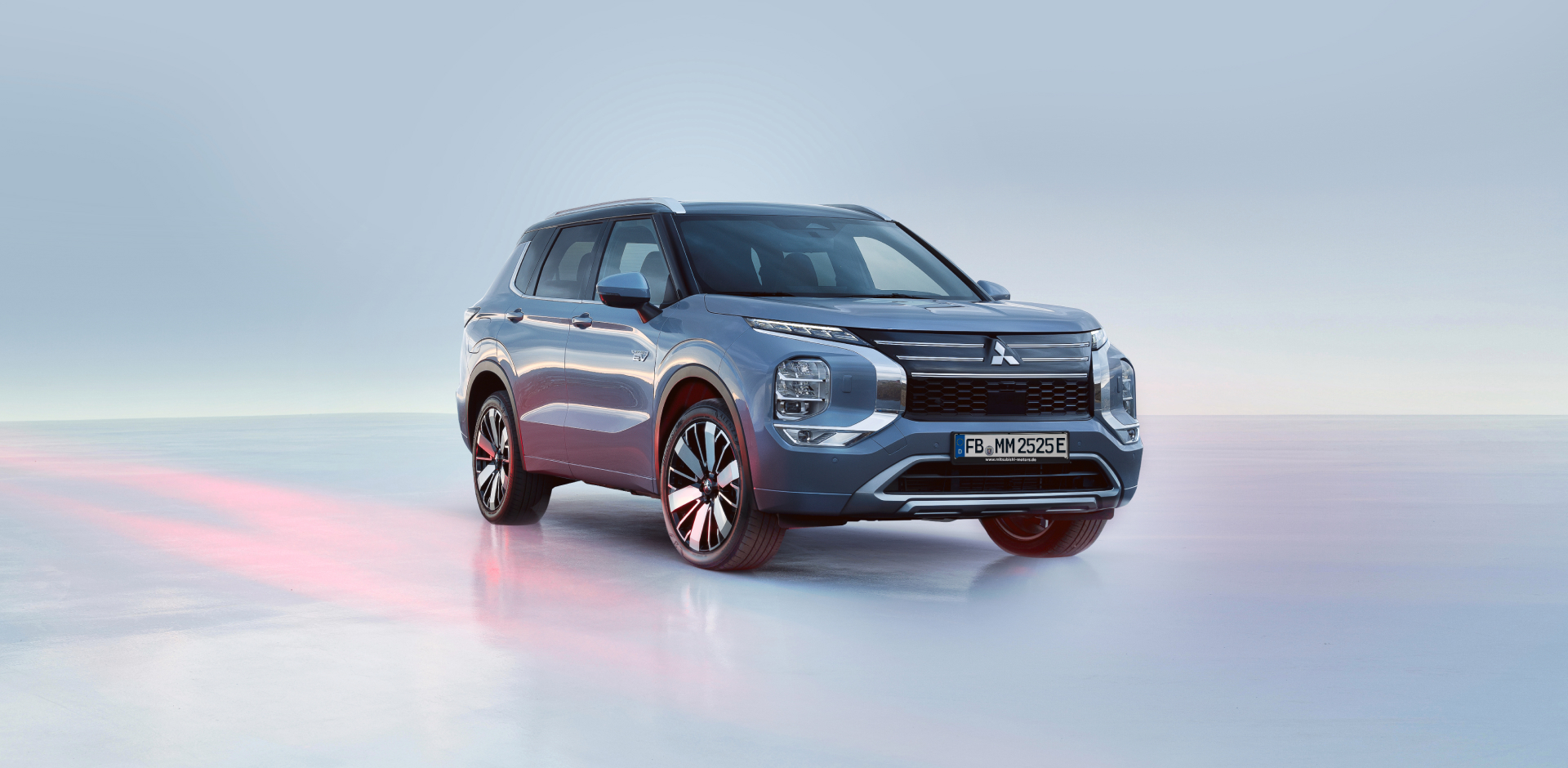 &frac34;-Frontalansicht des Outlander