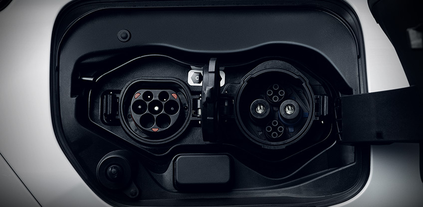 Green Mobility: Plug-in Hybrid Laden 