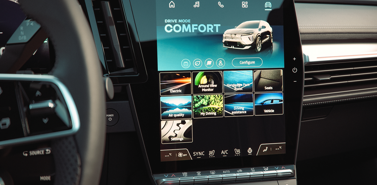 Das Cockpit mit dem 12" Farbdisplay in der Mittelkonsole