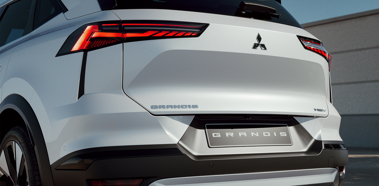 Heckansicht der hinteren Sto&szlig;stange und des Kofferraums