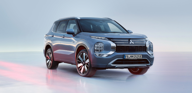 &frac34;-Frontalansicht des Outlander