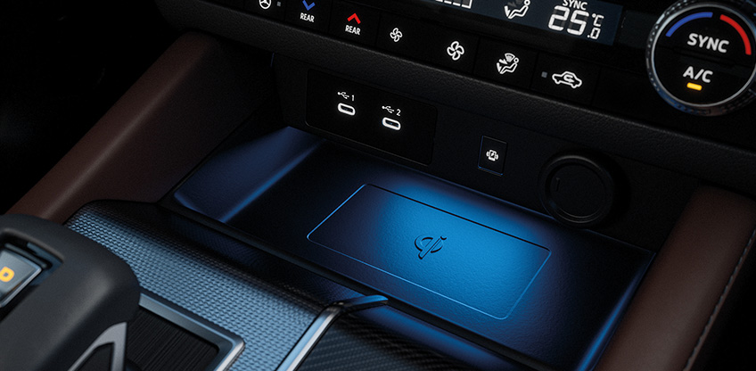 Der neue Mitsubishi Outlander mit Ambientebeleuchtung