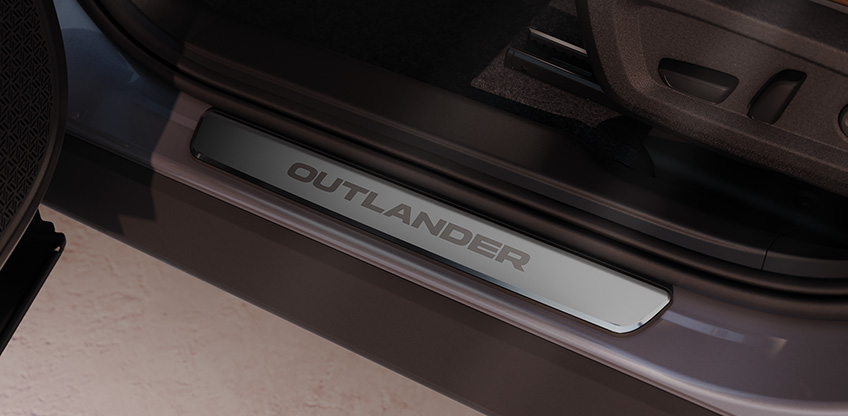 Der neue Mitsubishi Outlander mit Einstiegsleisten-Set