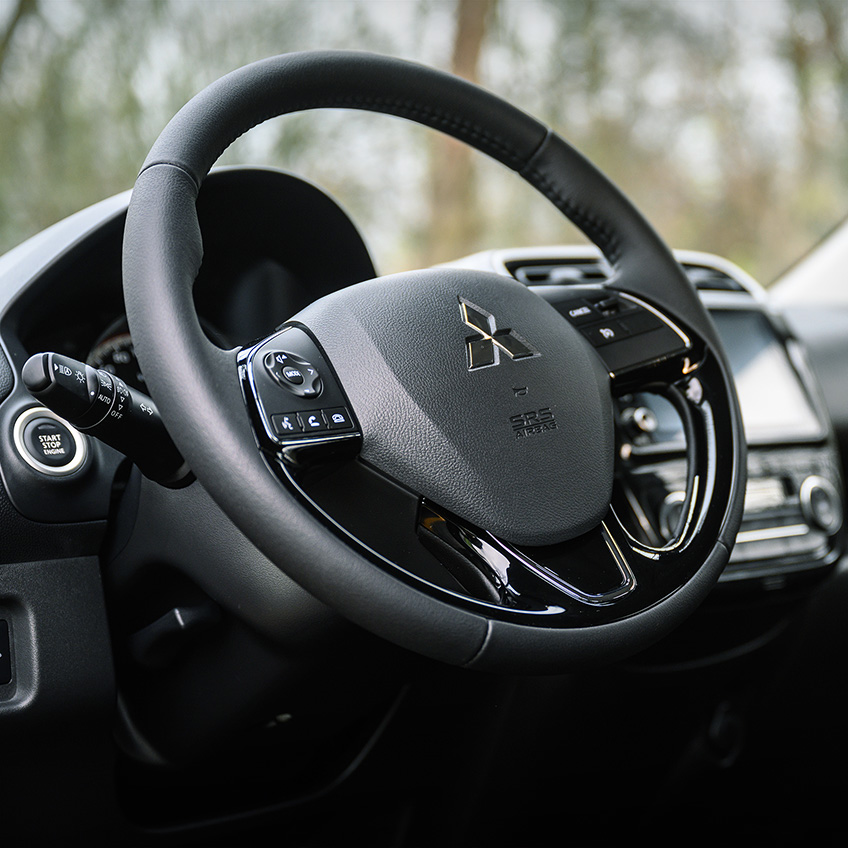 Abbildung des Multifunktionslenkrads im Space Star 