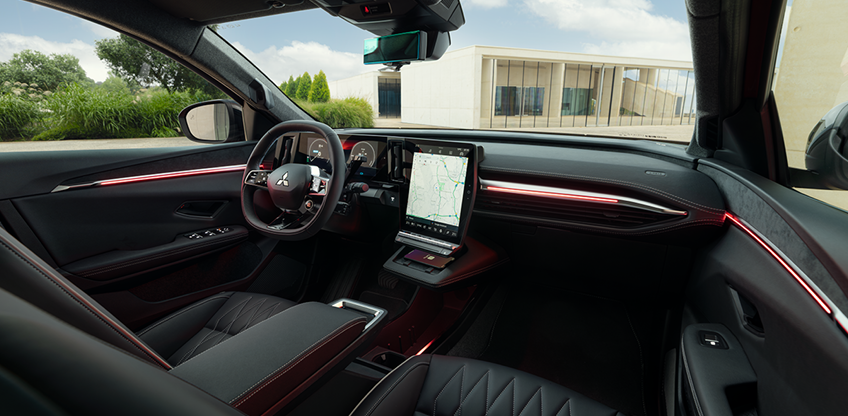 Innenansicht des Fahrerraums im Eclipse Cross